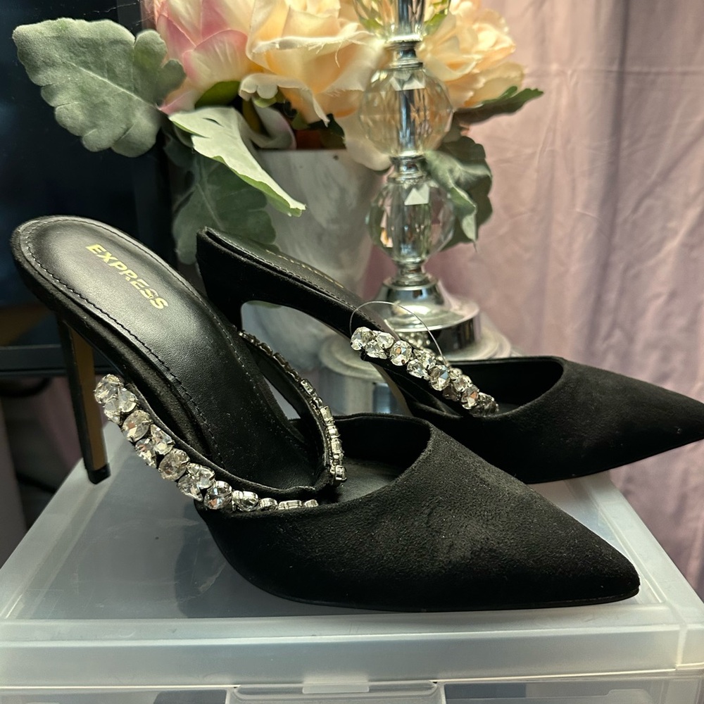 Express heels